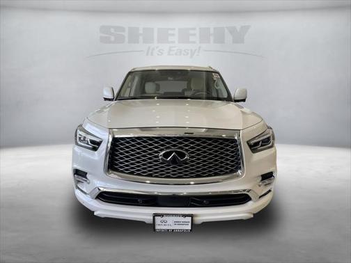 2022 INFINITI QX80 Luxe