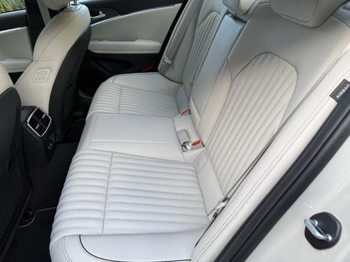 2025 Genesis G70 3.3T AWD Sport Advanced