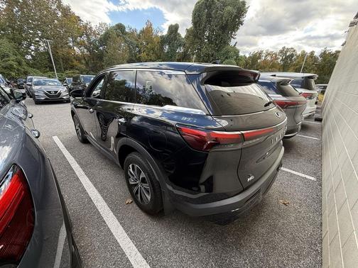 2023 INFINITI QX60 Pure