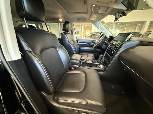 2022 INFINITI QX80 Luxe