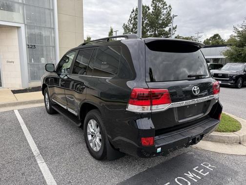 2018 Toyota Land Cruiser Base