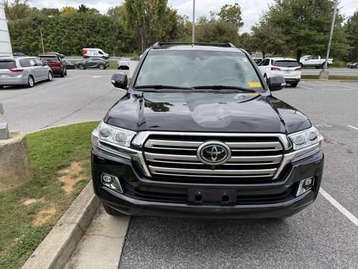 2018 Toyota Land Cruiser Base