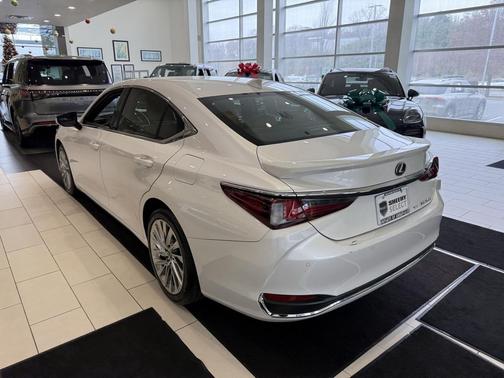 2021 Lexus ES 250 Base
