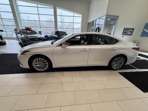 2021 Lexus ES 250 Base