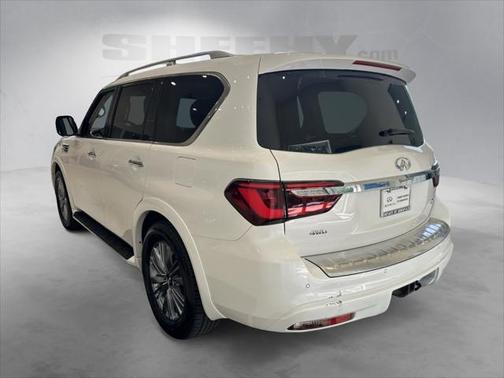 2022 INFINITI QX80 Luxe