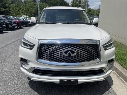 2022 INFINITI QX80 Luxe