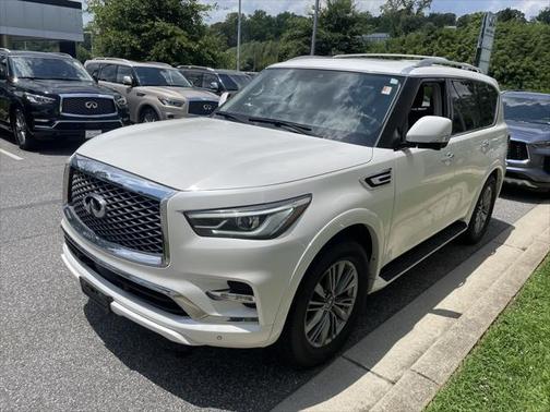 2022 INFINITI QX80 Luxe