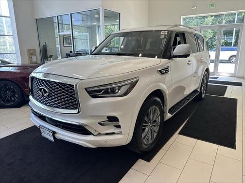 2022 INFINITI QX80 Luxe