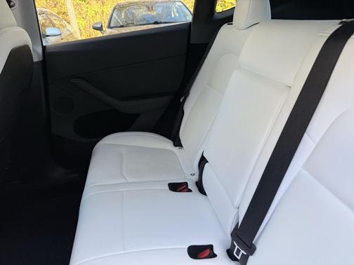 2024 Tesla Model Y Long Range Dual Motor All-Wheel Drive