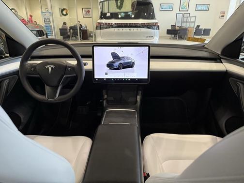 2024 Tesla Model Y Long Range Dual Motor All-Wheel Drive
