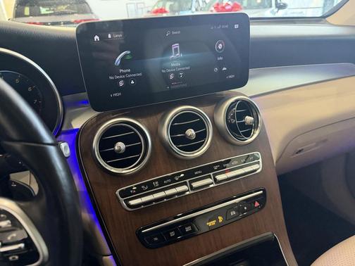 2021 Mercedes-Benz GLC 300 4MATIC