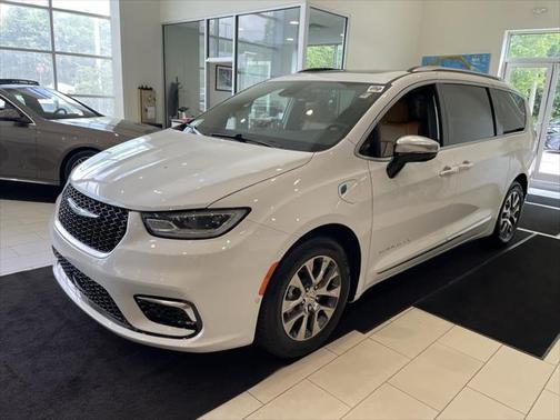 2023 Chrysler Pacifica L