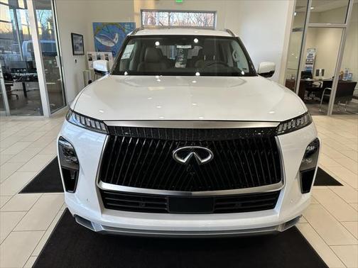 2025 INFINITI QX80 Luxe