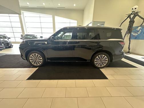 2025 INFINITI QX80 SENSORY AWD