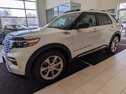 Photo 4 of 32 of 2020 Ford Explorer Platinum