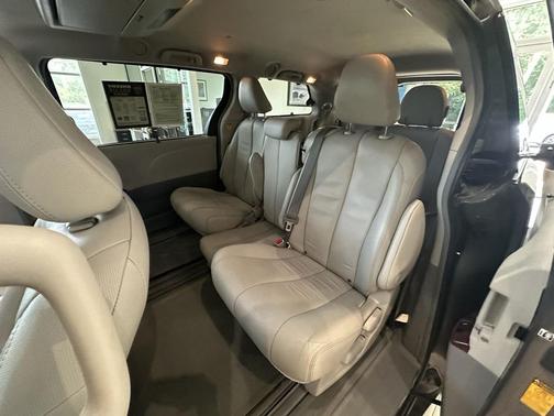 2013 Toyota Sienna XLE