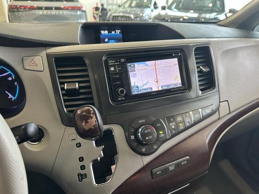 2013 Toyota Sienna XLE