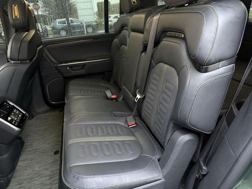 2025 Rivian R1S Adventure