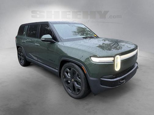 2025 Rivian R1S Adventure