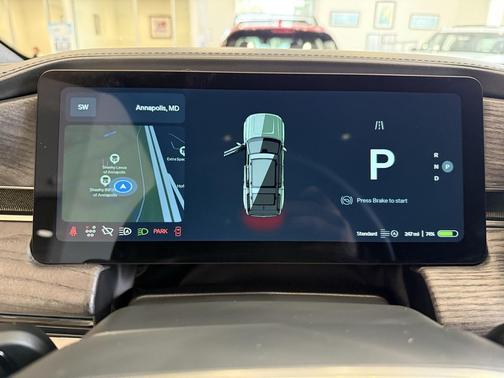 2025 Rivian R1S Adventure