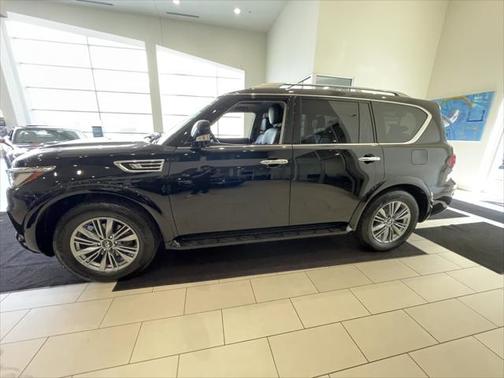 2022 INFINITI QX80 Luxe
