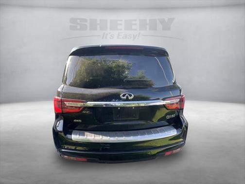 2022 INFINITI QX80 Luxe