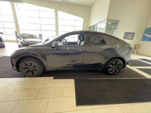 2025 Tesla Model Y Long Range Dual Motor All-Wheel Drive