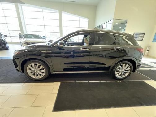 2022 INFINITI QX50 LUXE AWD