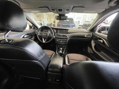 2019 INFINITI QX30 LUXE