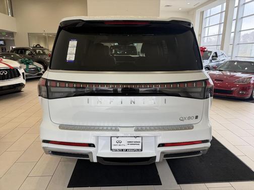 2026 INFINITI QX80 Luxe