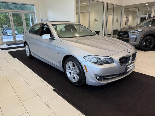 2011 BMW 528 528i