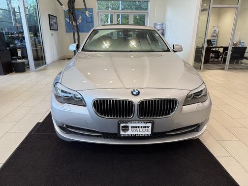2011 BMW 528 528i