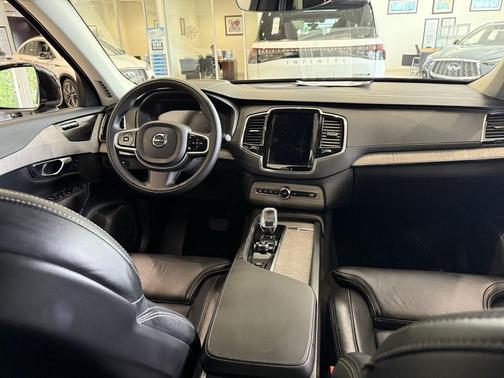 2022 Volvo XC90 Recharge Plug-In Hybrid T8 Inscription 6 Passenger