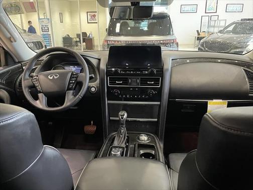 2023 INFINITI QX80 Luxe