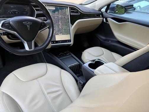 2015 Tesla Model S 85D