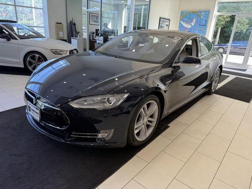 2015 Tesla Model S 85D