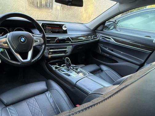 2017 BMW 750 i xDrive