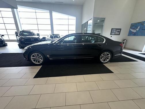2017 BMW 750 i xDrive