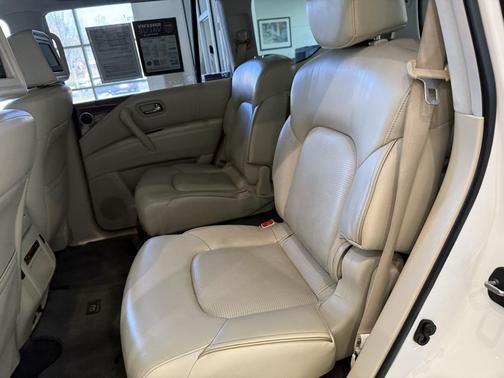 2017 INFINITI QX80 Base