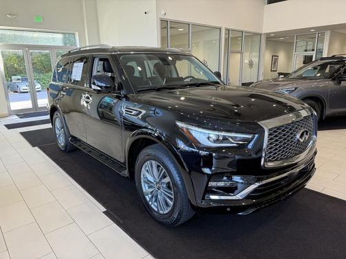 2022 INFINITI QX80 Luxe