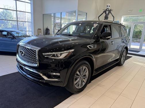2022 INFINITI QX80 Luxe