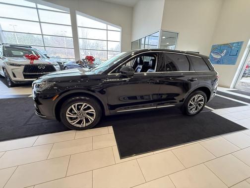 2023 Lincoln Corsair Standard