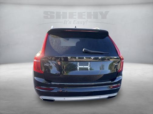 2017 Volvo XC90 T6 Momentum