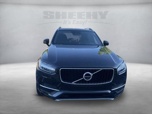 2017 Volvo XC90 T6 Momentum