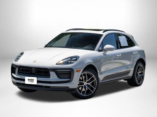 Chalk 2023 Porsche Macan Base