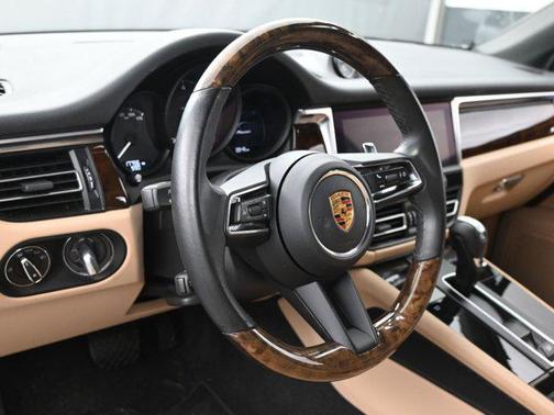 2023 Porsche Macan Base