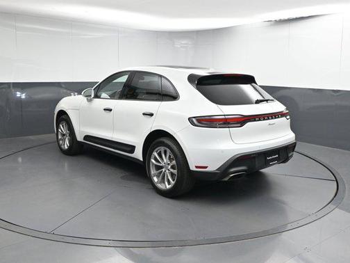 2023 Porsche Macan Base