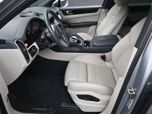 2022 Porsche Cayenne S