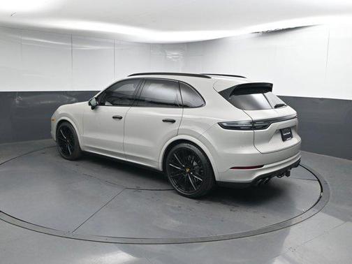 2022 Porsche Cayenne Turbo