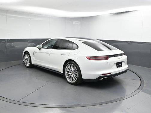 2018 Porsche Panamera E-Hybrid 4